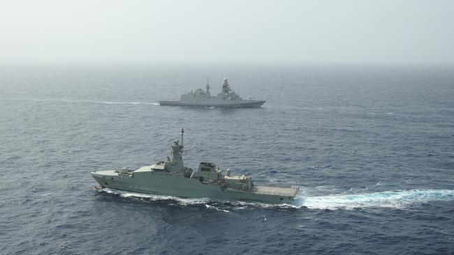 ITS CARLO BERGAMINI and Rinal Navy of Oman Corvette AL SHAMICK - Joint Activity at Sea