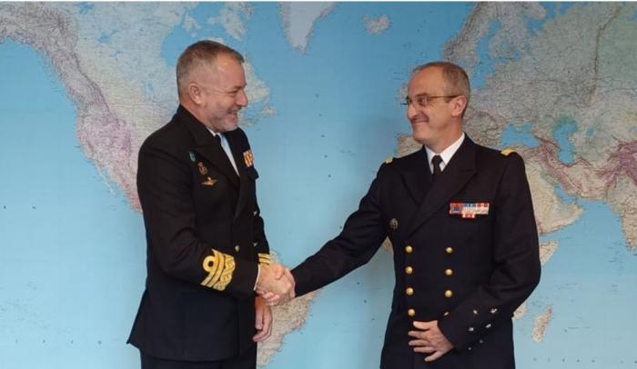 French Deputy Chief of Defence in charge of Operations (SCOPS) (right) and OpCdr (left)