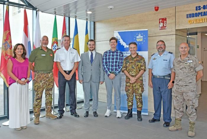 CRIMARIO and EUNAVFOR experts discussing during the technical meeting