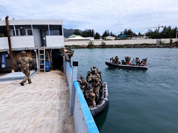 EUNAVFOR and Seychellois forces during a counter-piracy operation training in the “ALDABRA II” exercise