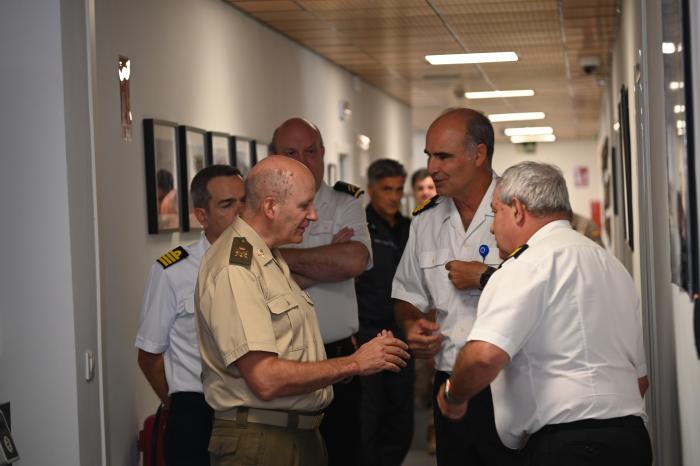 Commander of the Spanish Joint Operational Command during the visit to the ATALANTA Operations Headquarters