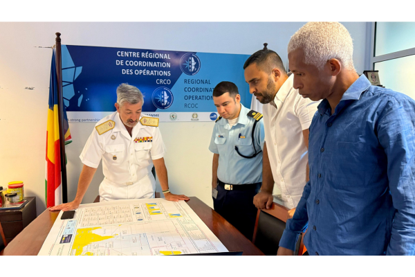 ATALANTA Force Commander during his visit to the Regional Coordination Operation Center (RCOC)