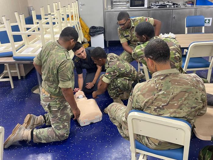 Seychellois forces during an exercise on first aid with the ATALANTA personnel