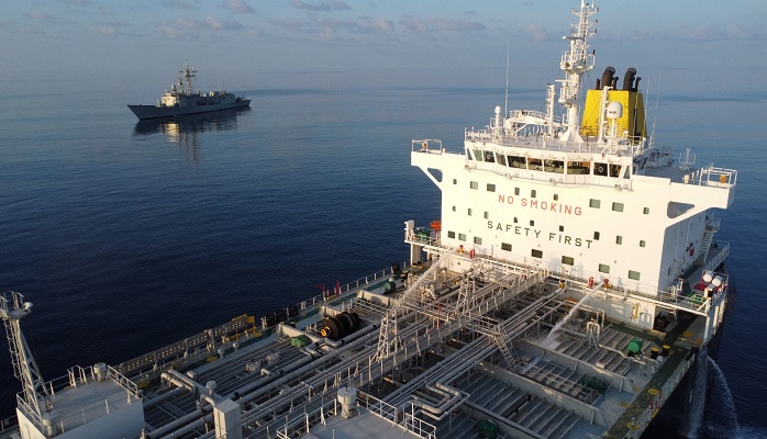 EUNAVFOR ATALANTA flagship close to HELLAS APHRODITE 