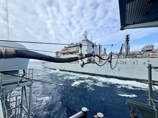 USNS CARL BRASHEAR refuelling EUNAVFOR ATALANTA flagship ESPS VICTORIA
