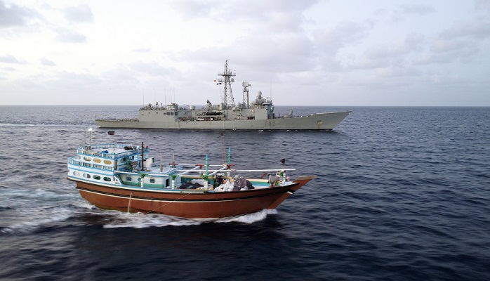 EUNAVFOR flagship accompanies the released Iranian-flagged dhow 