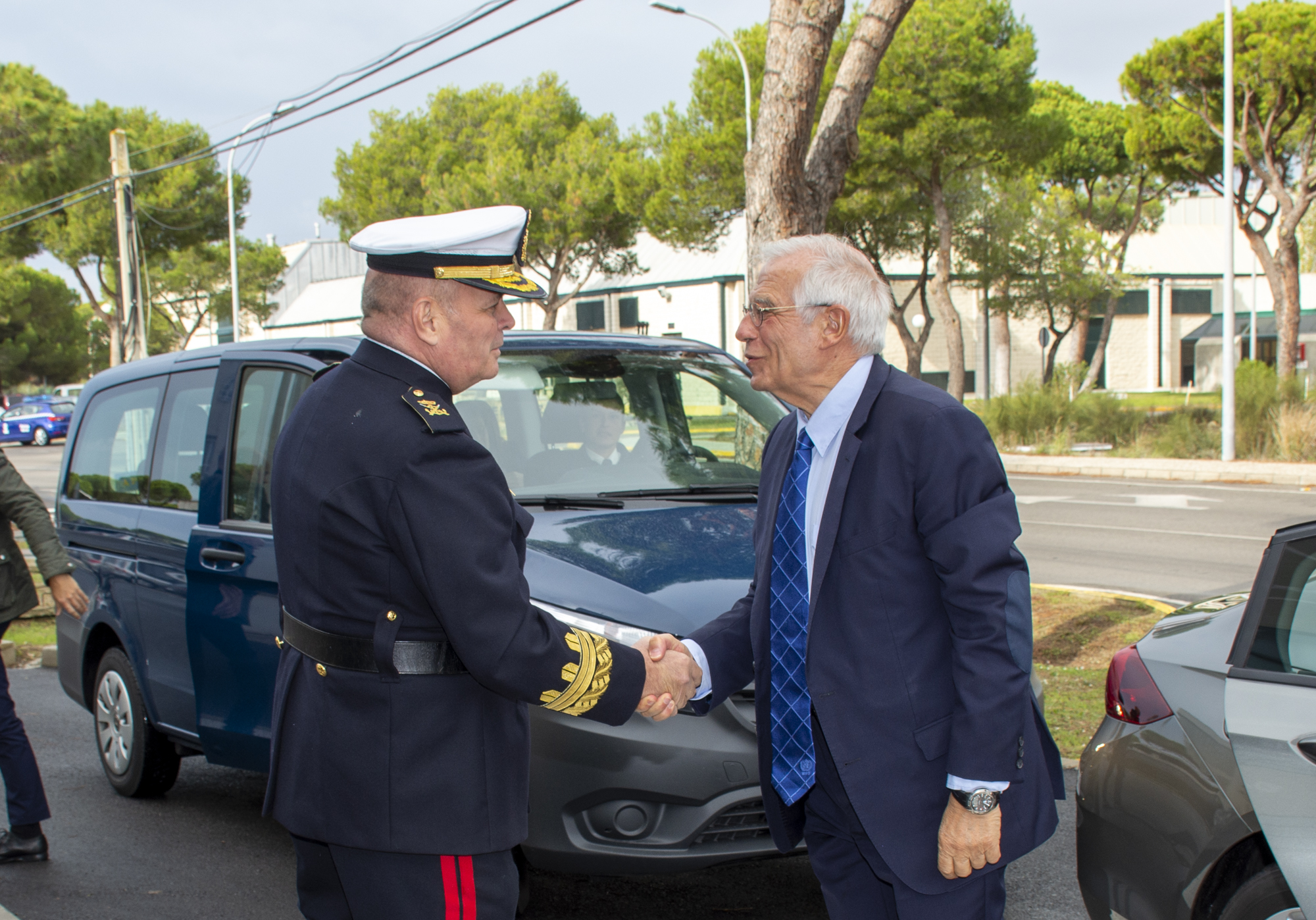 Mr. Josep Borrell meets EU NAVFOR  Somalia Operation ATALANTA Commander Major General Antonio Planells Palau in Rota on 20 November 2019.